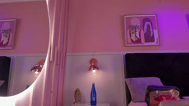 chloe watson  online show from January 7, 2026, 7:19 pm