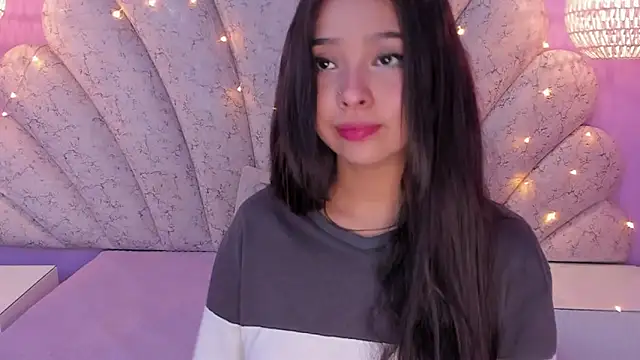 chloe watson  online show from March 9, 2025, 8:31 pm