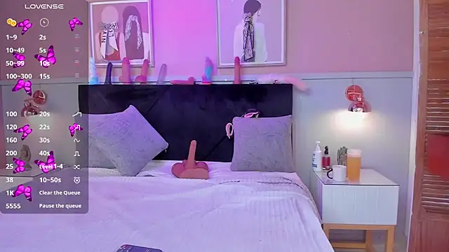 chloe watson  online show from December 17, 2025, 7:30 pm