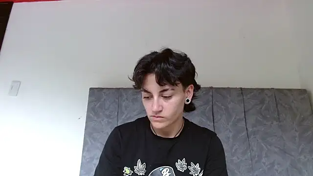 linda 33 online show from November 16, 2025, 4:12 pm