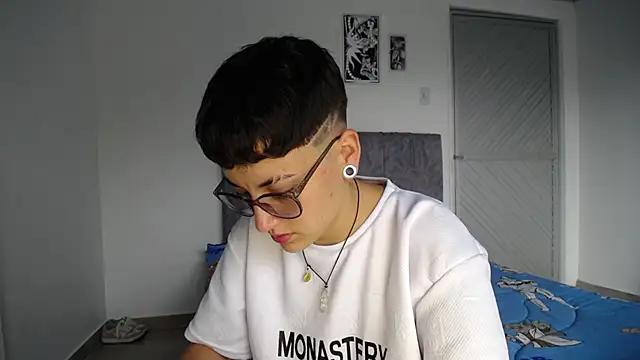 linda 33 online show from February 10, 2026, 7:46 pm