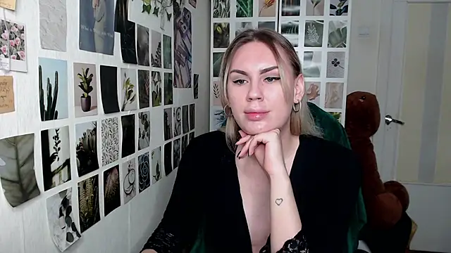 CapriScorpion online show from September 21, 2025, 11:37 am