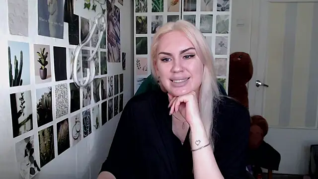 CapriScorpion online show from October 7, 2025, 11:33 am