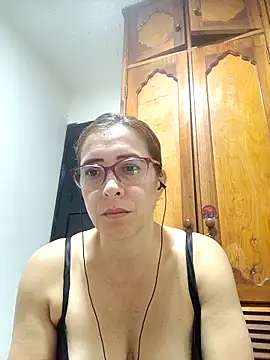 Snapshot of mademonsexy chatting on April 18, 2026, 3:20 am mademonsexy online show from April 18, 2026, 3:20 am