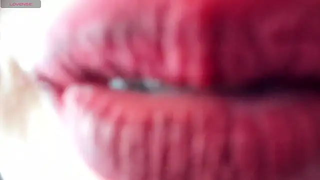 Snapshot of queen_fetish chatting on February 12, 2025, 1:27 pm queen fetish online show from February 12, 2025, 1:27 pm