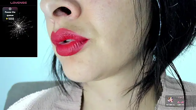 Snapshot of queen_fetish chatting on February 14, 2025, 10:17 am queen fetish online show from February 14, 2025, 10:17 am