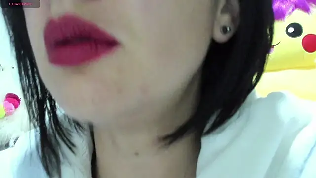 Snapshot of queen_fetish chatting on March 16, 2025, 9:49 am queen fetish online show from March 16, 2025, 9:49 am