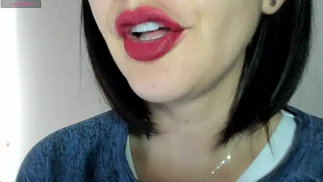 Snapshot of queen_fetish chatting on October 15, 2025, 2:14 pm queen fetish online show from October 15, 2025, 2:14 pm