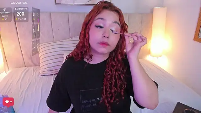 Atenea cuteee online show from February 26, 2026, 2:22 am