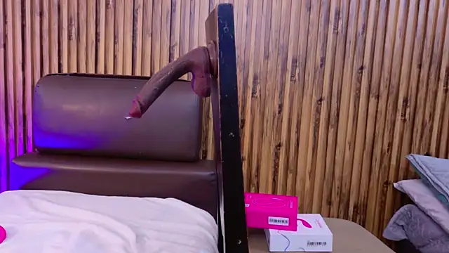 evelynjohnsoon online show from October 14, 2025, 12:06 pm