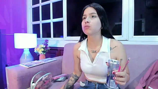 Snapshot of AnneDixie chatting on November 23, 2025, 3:05 am AnneDixie online show from November 23, 2025, 3:05 am