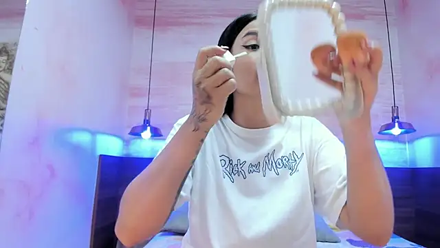 Snapshot of AnneDixie chatting on November 18, 2025, 3:10 am AnneDixie online show from November 18, 2025, 3:10 am