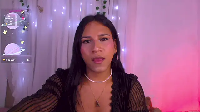 Snapshot of AndreaaFoxx chatting on December 19, 2024, 10:42 pm AndreaaFoxx online show from December 19, 2024, 10:42 pm