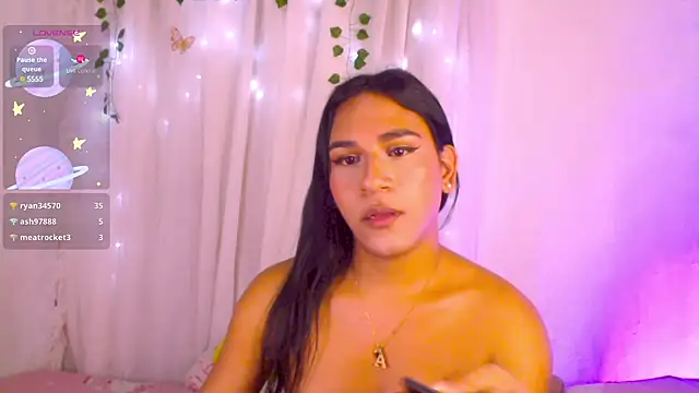 Snapshot of AndreaaFoxx chatting on January 8, 2025, 1:32 am AndreaaFoxx online show from January 8, 2025, 1:32 am