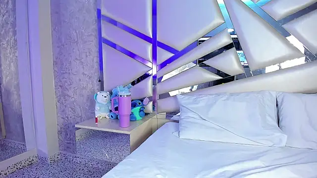 Snapshot of Miia002 chatting on January 14, 2026, 11:41 pm Miia002 online show from January 14, 2026, 11:41 pm