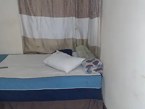 Snapshot of AdelaideT chatting on October 17, 2025, 12:25 am AdelaideT online show from October 17, 2025, 12:25 am