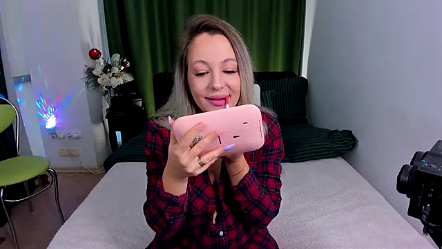 DanikaMorri online show from November 27, 2025, 8:04 am