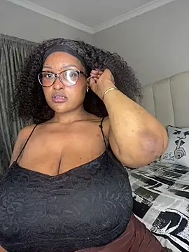 Snapshot of Bustygoddess32 chatting on June 25, 2026, 1:36 am Bustygoddess32 online show from June 25, 2026, 1:36 am