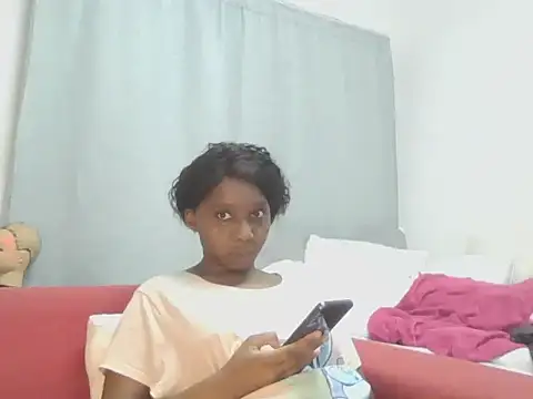 Snapshot of Sexxybella27 chatting on May 19, 2026, 7:43 pm Sexxybella27 online show from May 19, 2026, 7:43 pm