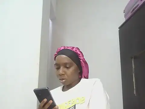 Snapshot of Sexxybella27 chatting on October 27, 2025, 5:58 pm Sexxybella27 online show from October 27, 2025, 5:58 pm