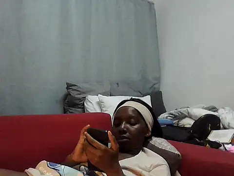 Snapshot of Sexxybella27 chatting on April 3, 2026, 2:07 am Sexxybella27 online show from April 3, 2026, 2:07 am