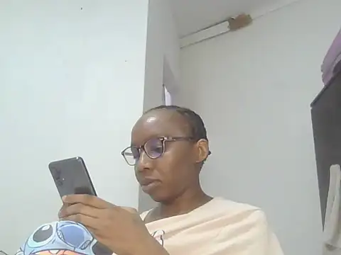 Snapshot of Sexxybella27 chatting on November 12, 2025, 7:18 pm Sexxybella27 online show from November 12, 2025, 7:18 pm