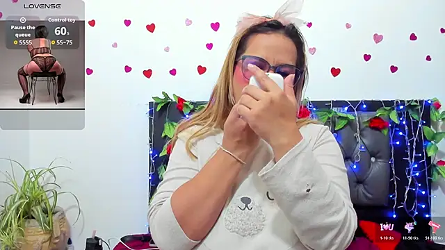 hazel 34 online show from November 12, 2025, 8:29 am