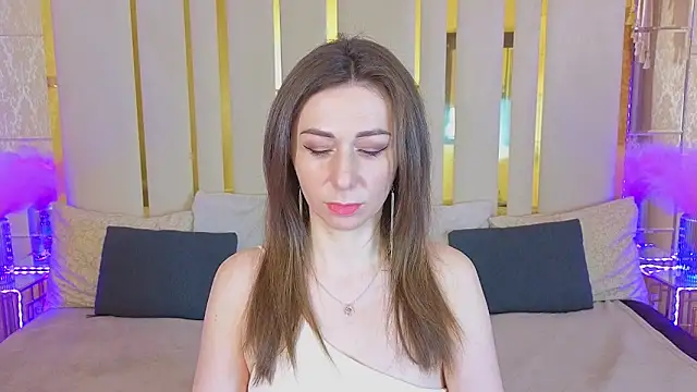 KimmmLi online show from November 8, 2025, 7:23 am