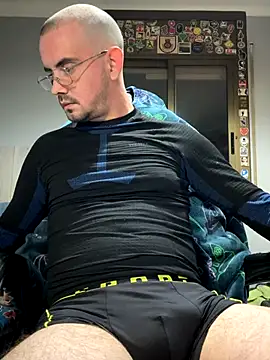 S921993 online show from October 13, 2025, 8:43 pm