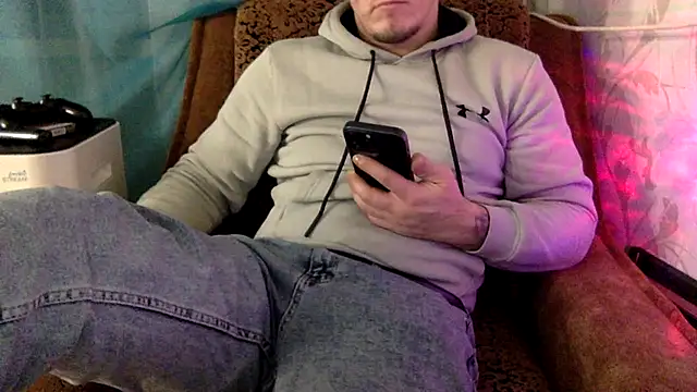 KristiDan online show from November 30, 2025, 7:25 pm