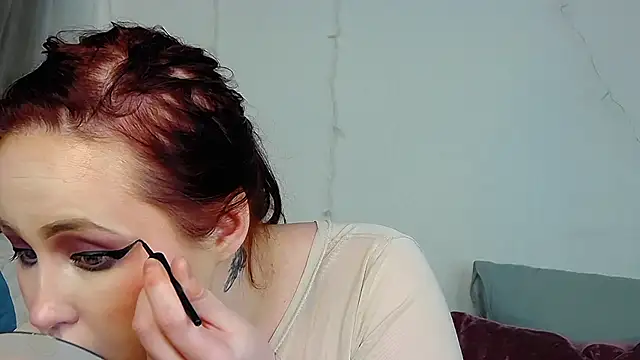 Snapshot of IrinaArt chatting on January 3, 2025, 11:23 pm IrinaArt online show from January 3, 2025, 11:23 pm