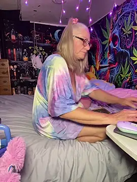 TrenaAnne online show from May 21, 2026, 2:47 pm