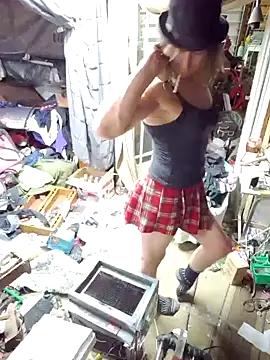 cdressupdiva online show from January 29, 2025, 6:54 am