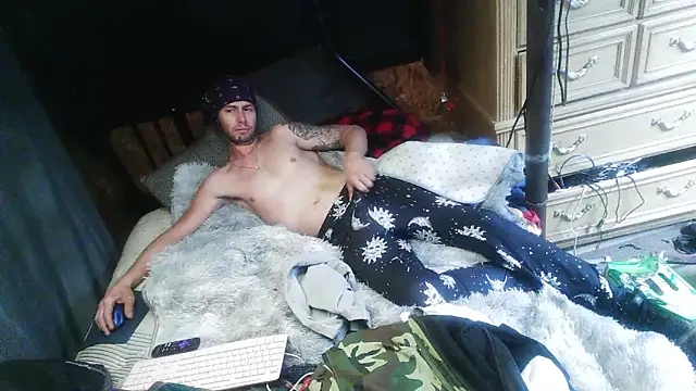 cdressupdiva online show from December 11, 2024, 2:19 am