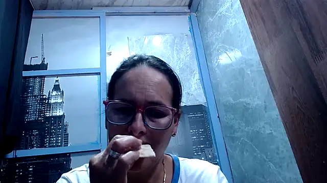 Nastylatinaxxx online show from March 17, 2026, 11:46 am