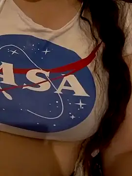 Snapshot of Zanoba-16 chatting on November 9, 2025, 8:02 pm Zanoba-16 online show from November 9, 2025, 8:02 pm