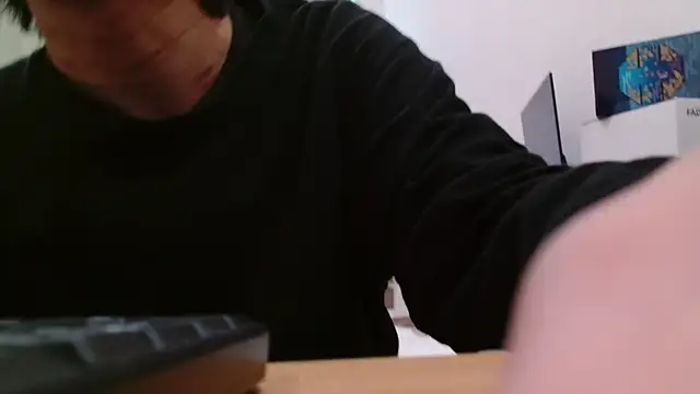 POCARI SWEAT online show from April 7, 2026, 2:24 am