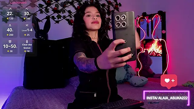 Snapshot of Alaia_Asuka chatting on November 21, 2025, 12:42 am Alaia Asuka online show from November 21, 2025, 12:42 am