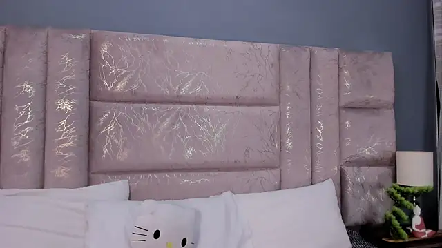 Snapshot of AnnieNasty chatting on October 6, 2025, 12:06 pm AnnieNasty online show from October 6, 2025, 12:06 pm