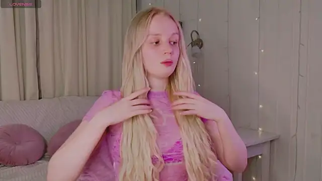 Snapshot of Beatrica_Klein chatting on April 16, 2026, 3:57 pm Beatrica Klein online show from April 16, 2026, 3:57 pm