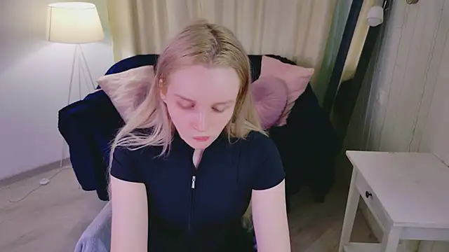 Snapshot of Beatrica_Klein chatting on May 4, 2026, 12:41 pm Beatrica Klein online show from May 4, 2026, 12:41 pm