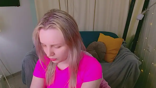 Snapshot of Beatrica_Klein chatting on March 24, 2026, 3:45 pm Beatrica Klein online show from March 24, 2026, 3:45 pm