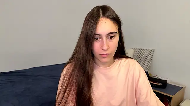 Snapshot of AliceKolltt chatting on May 24, 2026, 5:02 pm AliceKolltt online show from May 24, 2026, 5:02 pm
