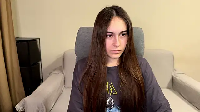 Snapshot of AliceKolltt chatting on March 6, 2026, 8:26 pm AliceKolltt online show from March 6, 2026, 8:26 pm