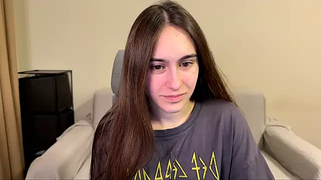 Snapshot of AliceKolltt chatting on April 10, 2026, 9:00 pm AliceKolltt online show from April 10, 2026, 9:00 pm