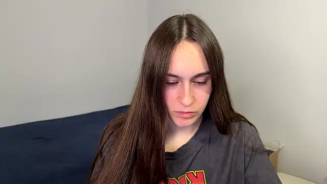 Snapshot of AliceKolltt chatting on May 27, 2026, 9:11 pm AliceKolltt online show from May 27, 2026, 9:11 pm