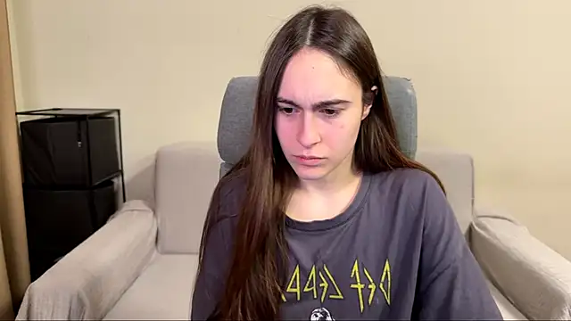 Snapshot of AliceKolltt chatting on April 14, 2026, 9:09 pm AliceKolltt online show from April 14, 2026, 9:09 pm