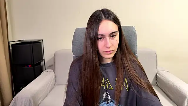 Snapshot of AliceKolltt chatting on March 26, 2026, 9:13 pm AliceKolltt online show from March 26, 2026, 9:13 pm