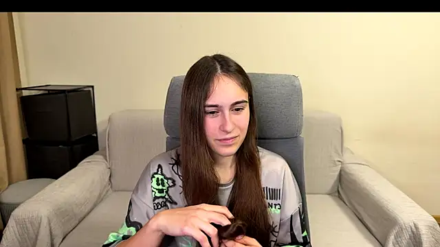 Snapshot of AliceKolltt chatting on December 2, 2025, 6:53 pm AliceKolltt online show from December 2, 2025, 6:53 pm