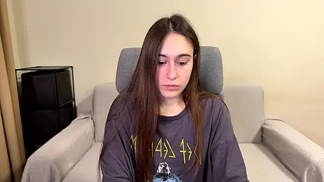 Snapshot of AliceKolltt chatting on March 18, 2026, 8:43 pm AliceKolltt online show from March 18, 2026, 8:43 pm